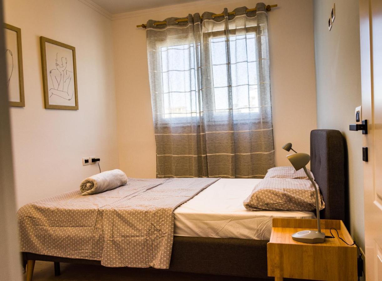 Bright Apartment Close To City Center טיראנה מראה חיצוני תמונה